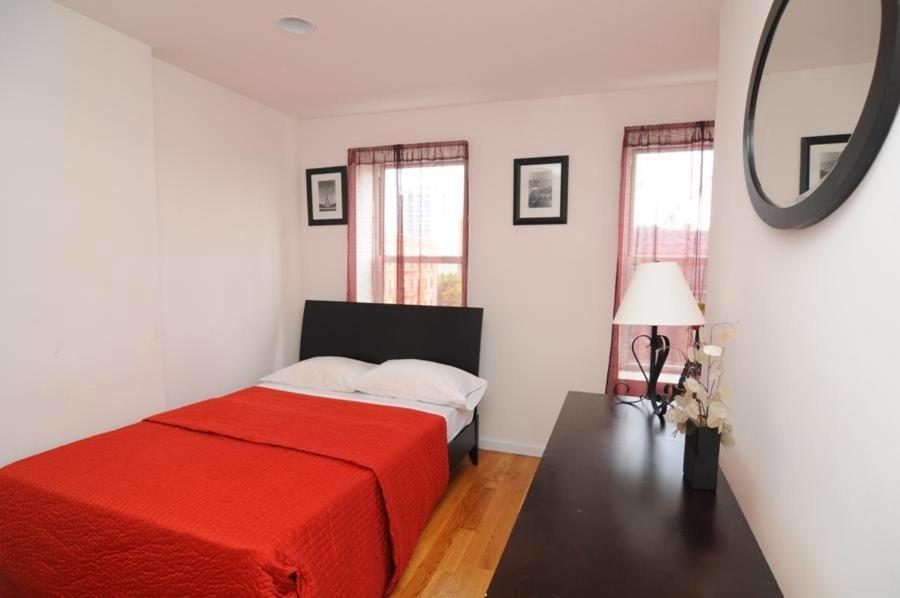 Uptown Deluxe Apartments New York Room photo